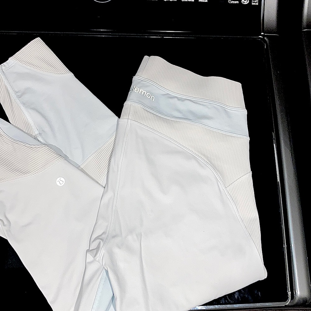 Size 10 lulu lemon white - worn maybe 3 times off white